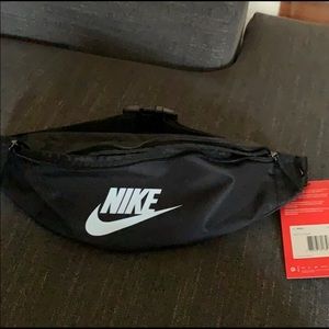 NIKE FANNY PACK